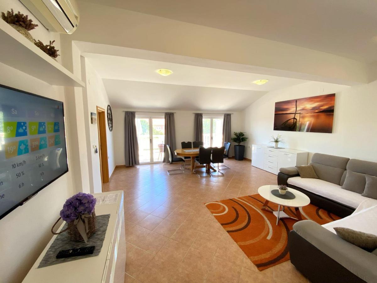 Apartments Saric Biograd na Moru Kültér fotó