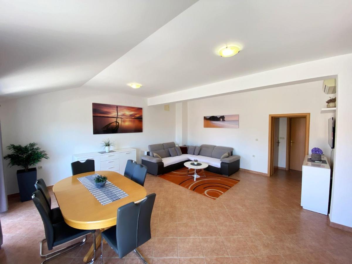 Apartments Saric Biograd na Moru Kültér fotó