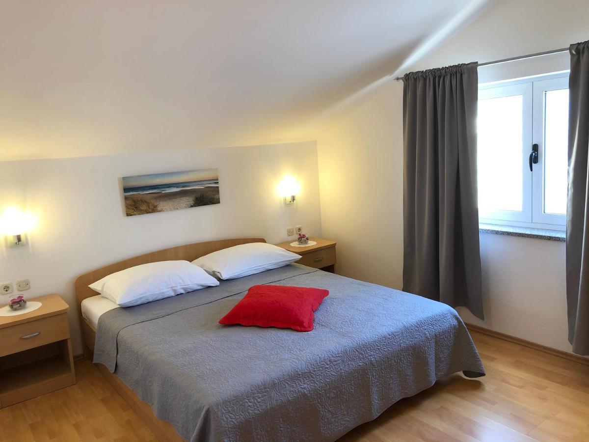 Apartments Saric Biograd na Moru Kültér fotó
