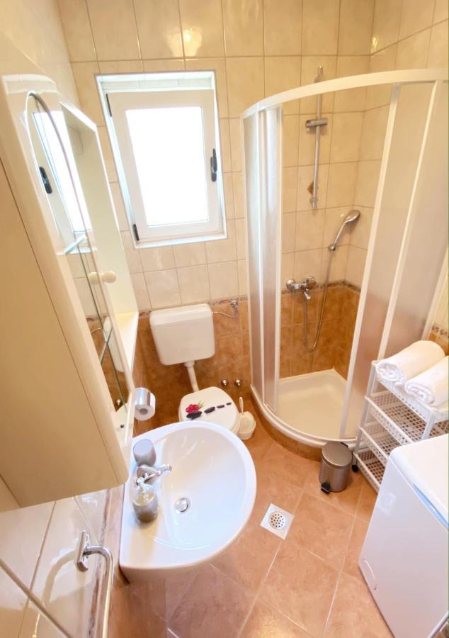 Apartments Saric Biograd na Moru Kültér fotó